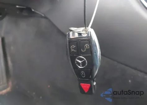 2016 Mercedes-Benz C 300 из США, поврежденный, VIN 55SWF4JB3GU165101